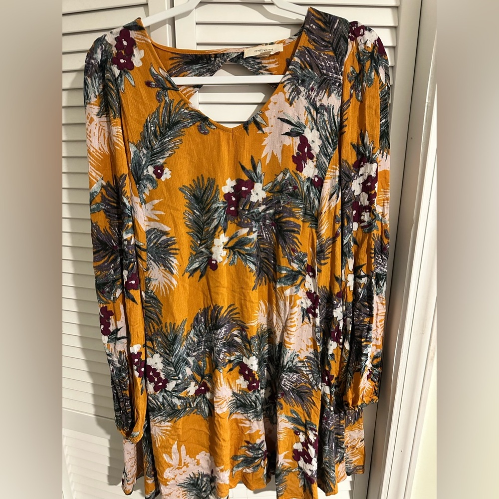 ONETHELAND Mustard Yellow Floral Keyhole Flared Short Lined Dress Sz L